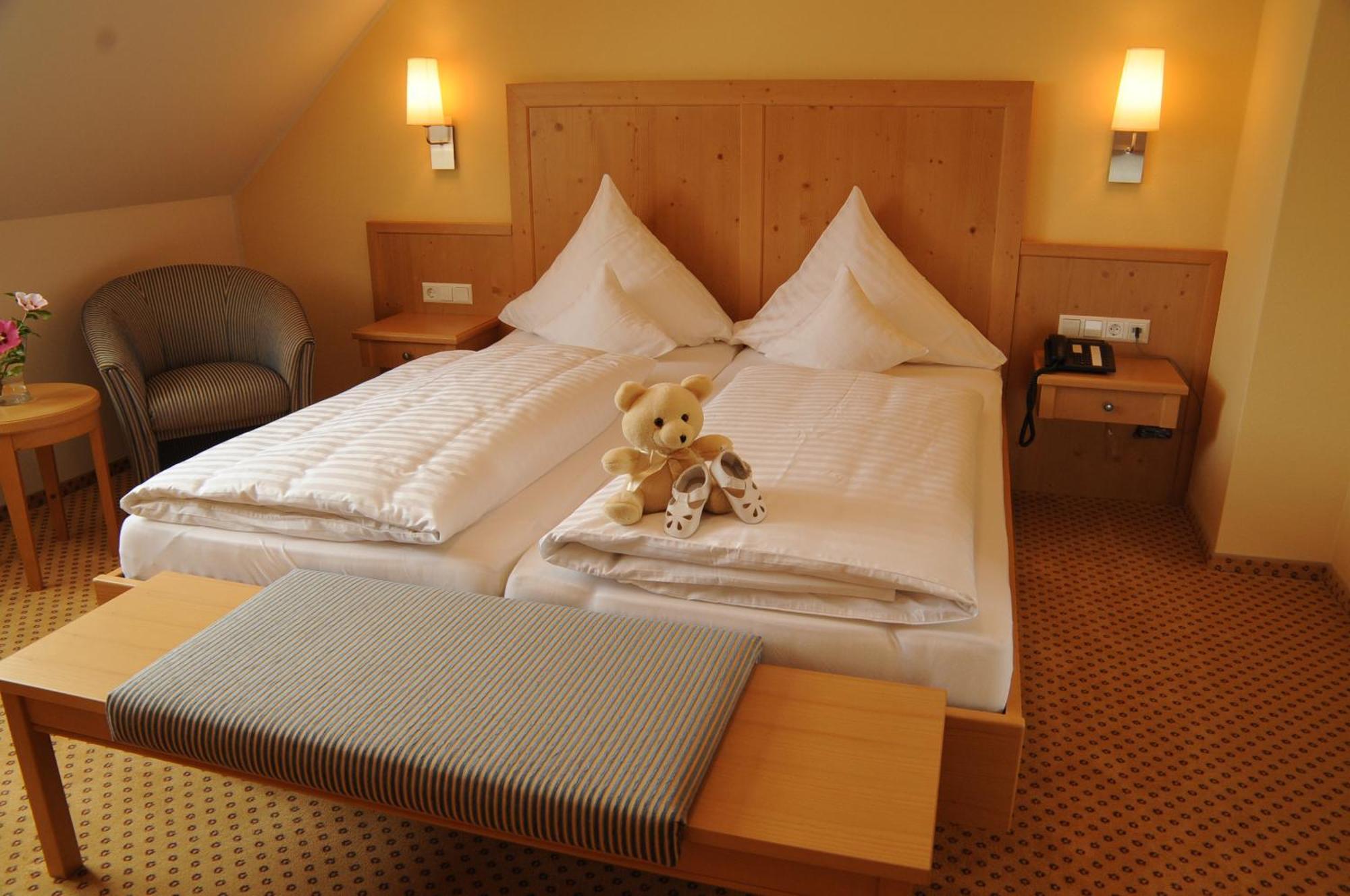 Beierleins Hotel & Catering Gmbh Reichenbach  ภายนอก รูปภาพ