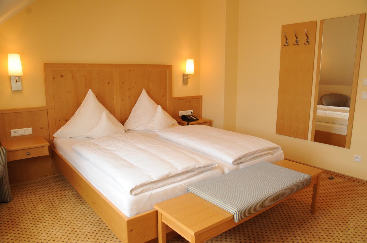 Beierleins Hotel & Catering Gmbh Reichenbach  ภายนอก รูปภาพ